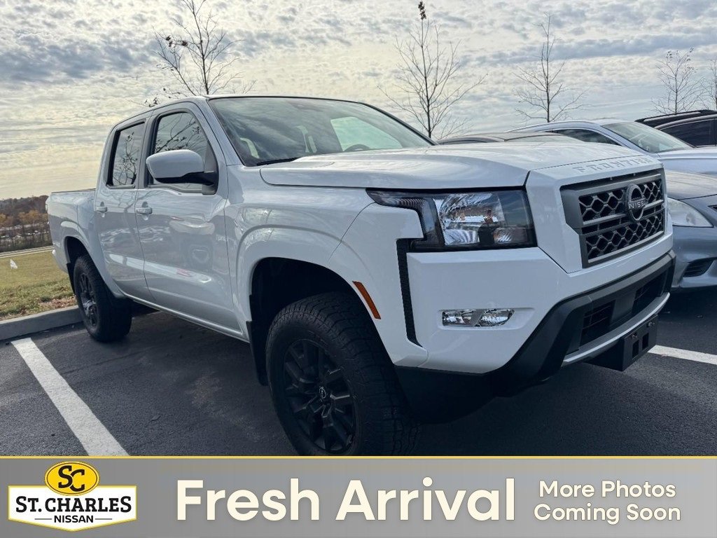Used 2022 Nissan Frontier SV image 1