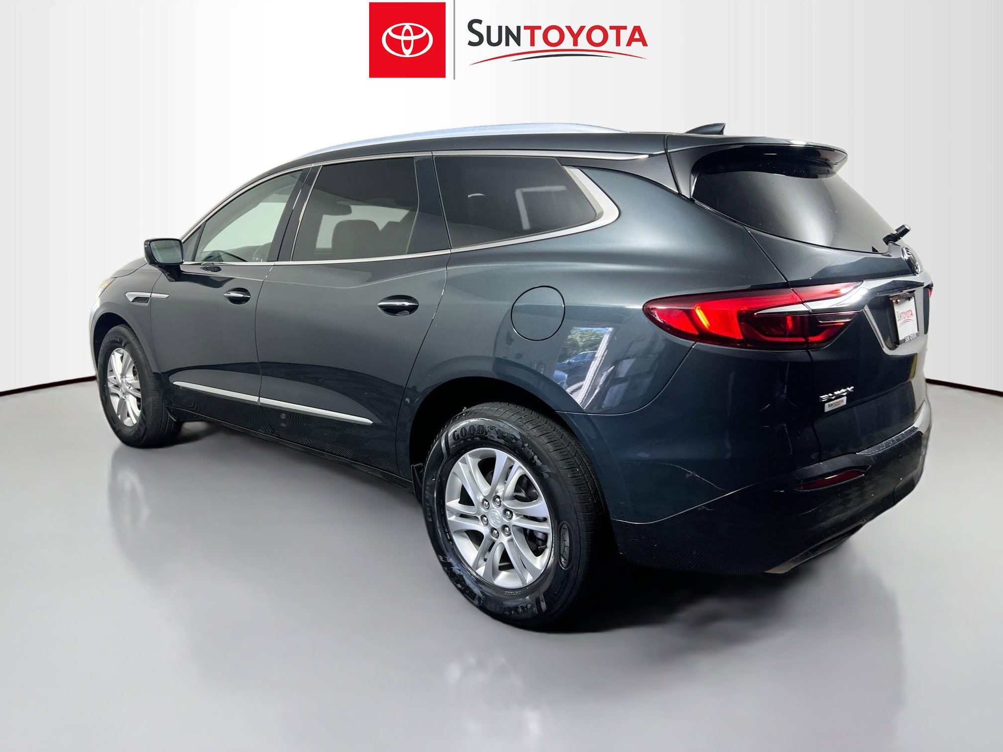 Used 2018 Buick Enclave Essence w/ Trailering Package FWD image 6
