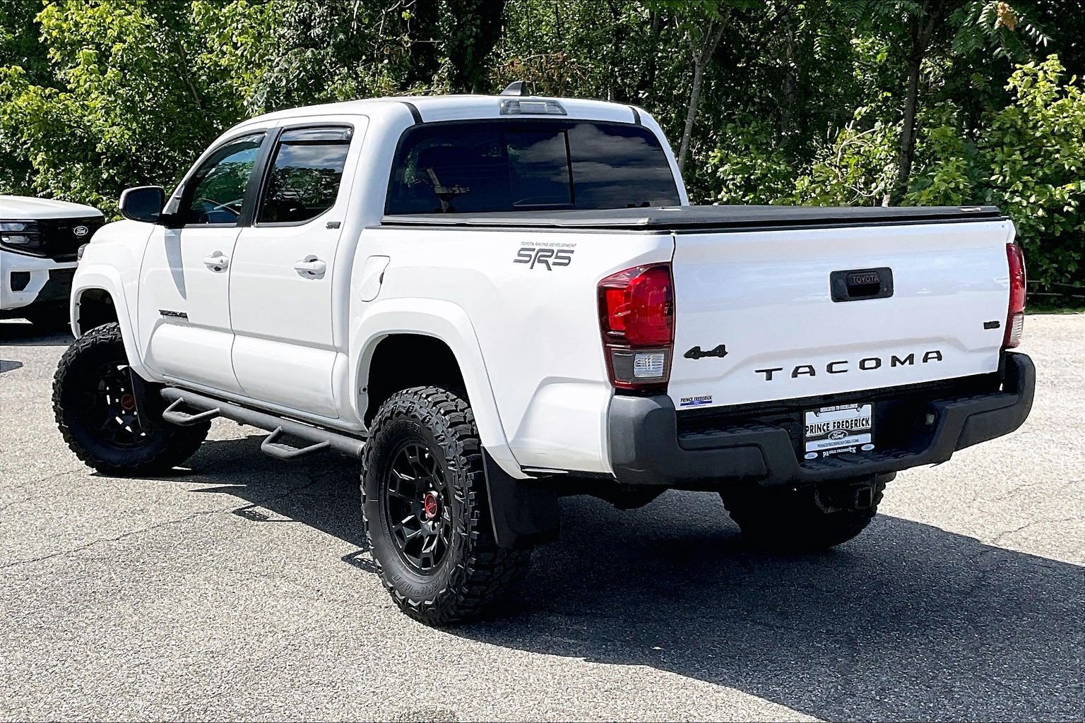 Used 2022 Toyota Tacoma SR5 AWD/4WD image 11