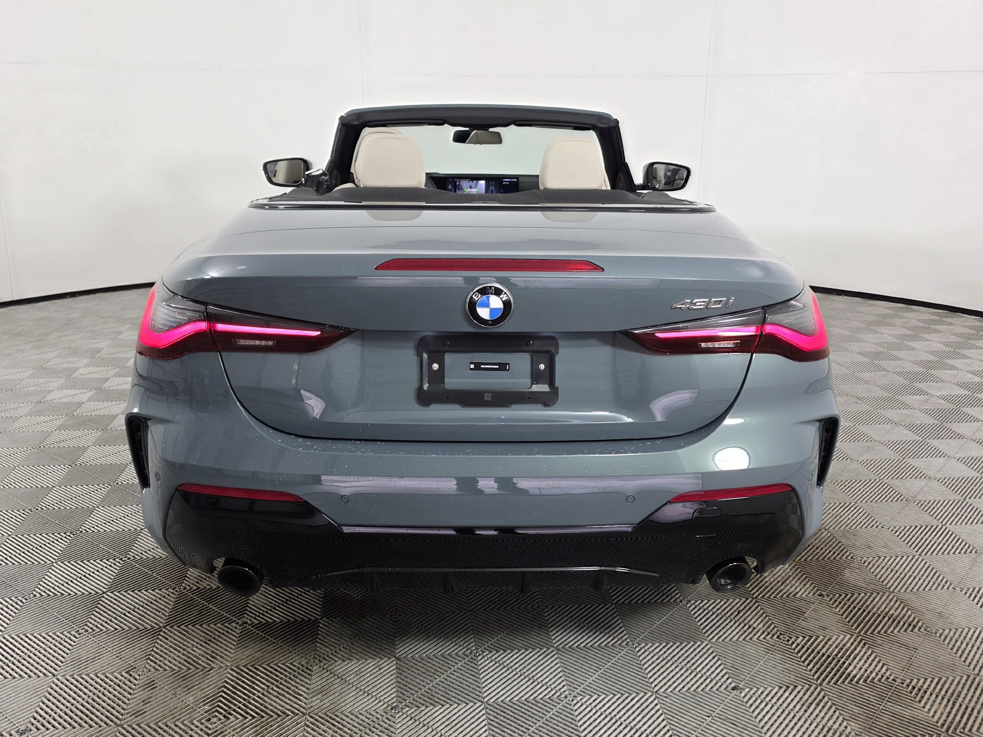 Used 2026 BMW 430i Convertible w/ M Sport Package RWD image 36