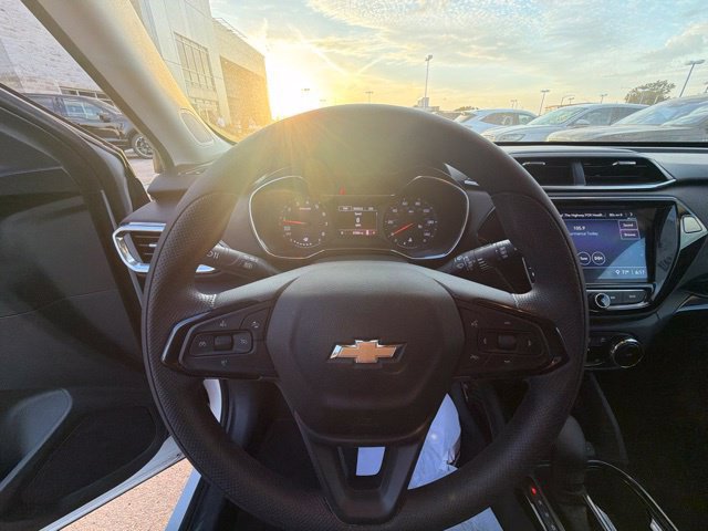 Used 2022 Chevrolet TrailBlazer LT w/ Convenience Package FWD image 21