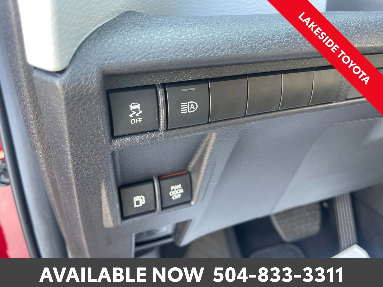 Used 2025 Toyota Sienna XLE image 27