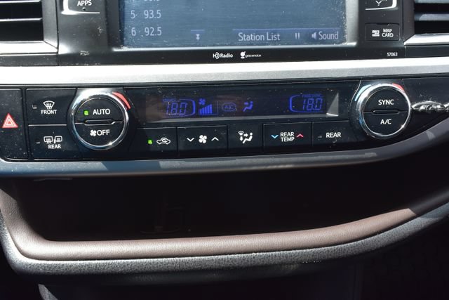Used 2015 Toyota Highlander XLE AWD/4WD image 30