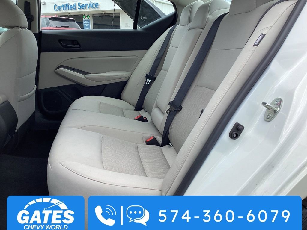 Used 2025 Nissan Altima 2.5 SV FWD image 11