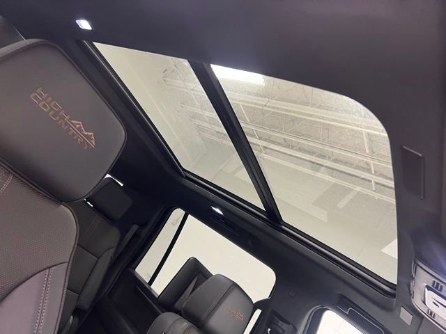 New 2026 Chevrolet Suburban High Country AWD/4WD image 25