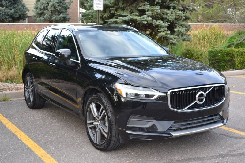 Used 2018 Volvo XC60 T5 Momentum w/ Vision Package image 6