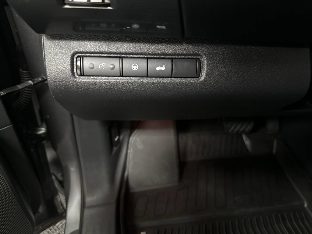 Used 2025 Nissan Pathfinder Rock Creek AWD/4WD image 36