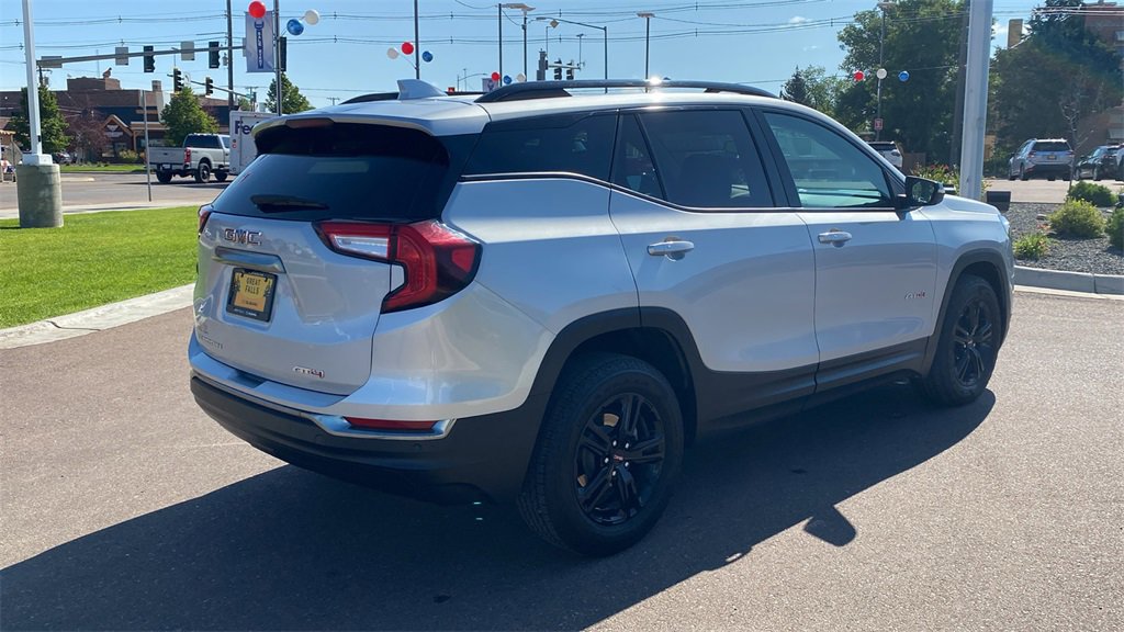 Used 2022 GMC Terrain AT4 image 5