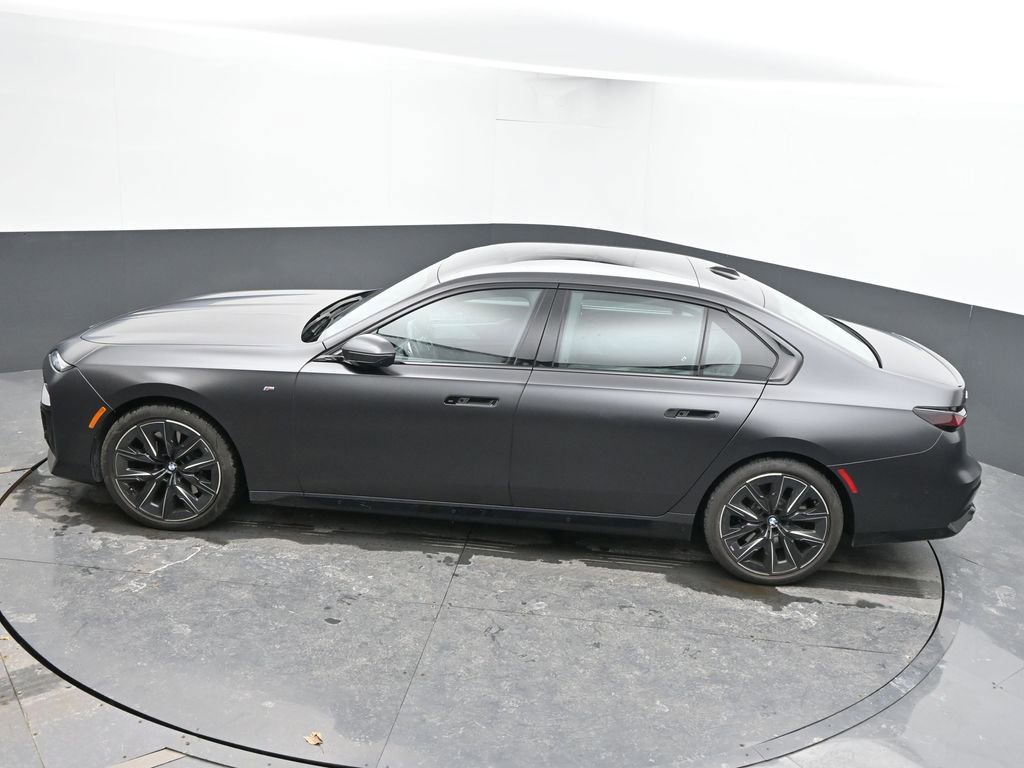 Used 2023 BMW 760i xDrive image 67
