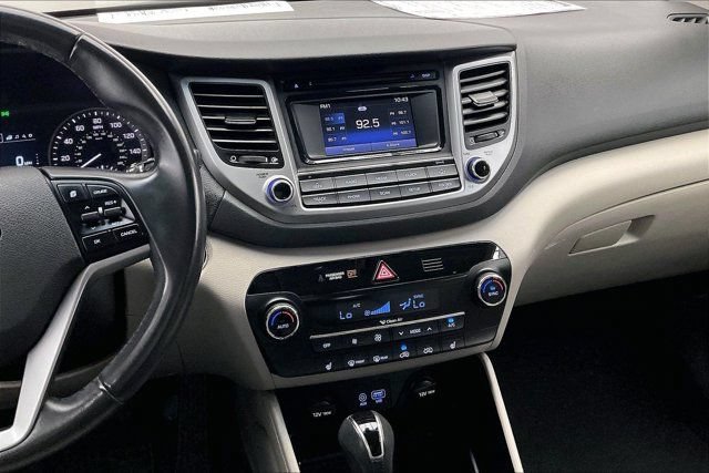 Used 2017 Hyundai Tucson Value AWD/4WD image 5