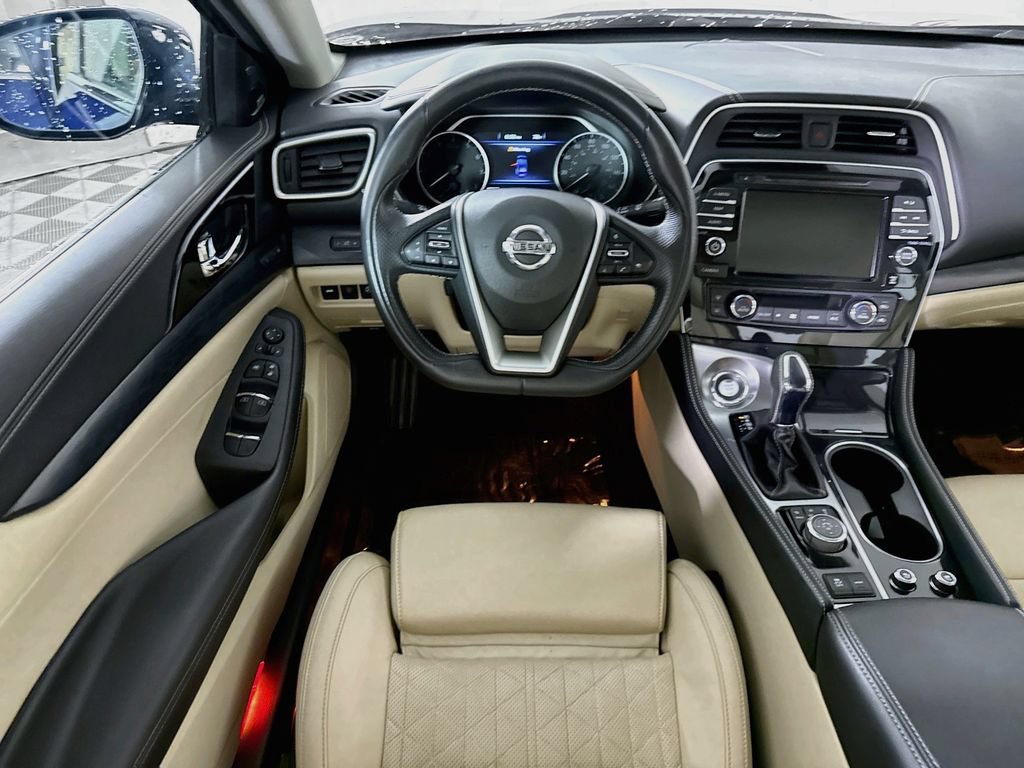 Certified 2019 Nissan Maxima Platinum w/ Sport Mat Group FWD image 4