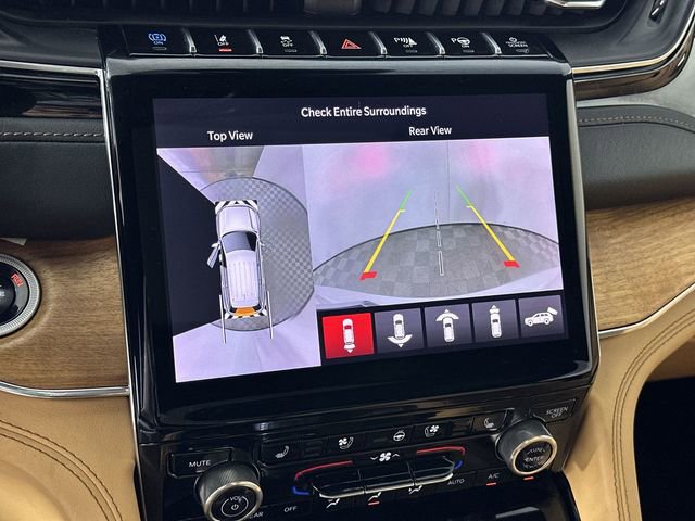 Used 2024 Jeep Grand Cherokee Summit AWD/4WD image 15