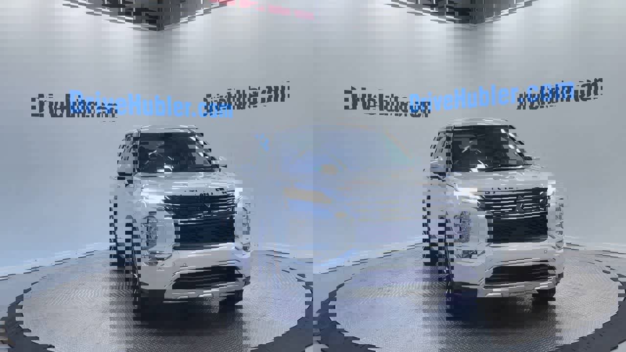 Used 2024 Mitsubishi Outlander SE image 6