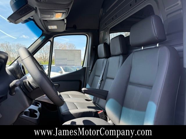 Used 2026 Mercedes-Benz Sprinter 2500 image 14