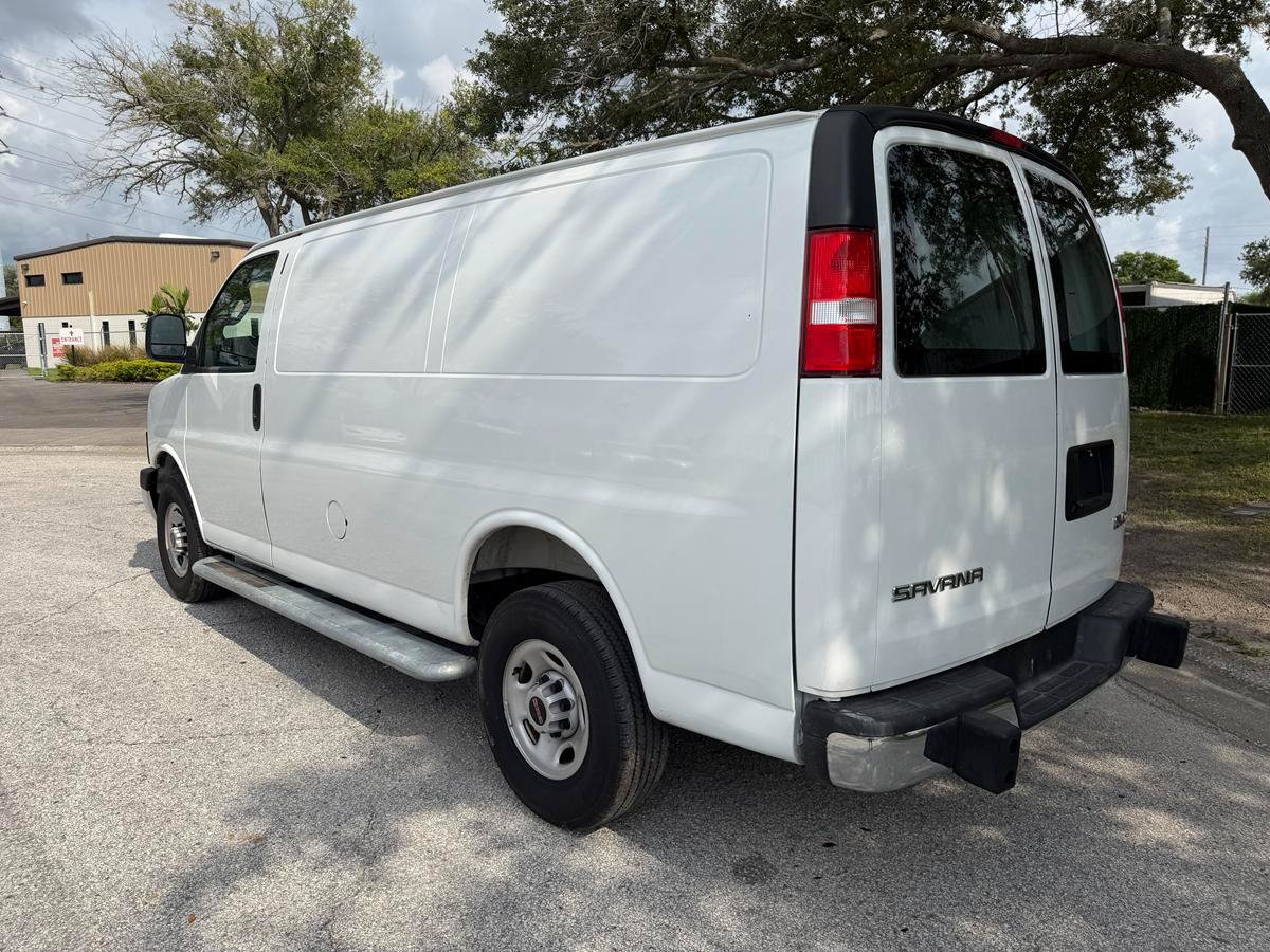Used 2025 GMC Savana 2500 w/ Driver Convenience Package RWD image 3