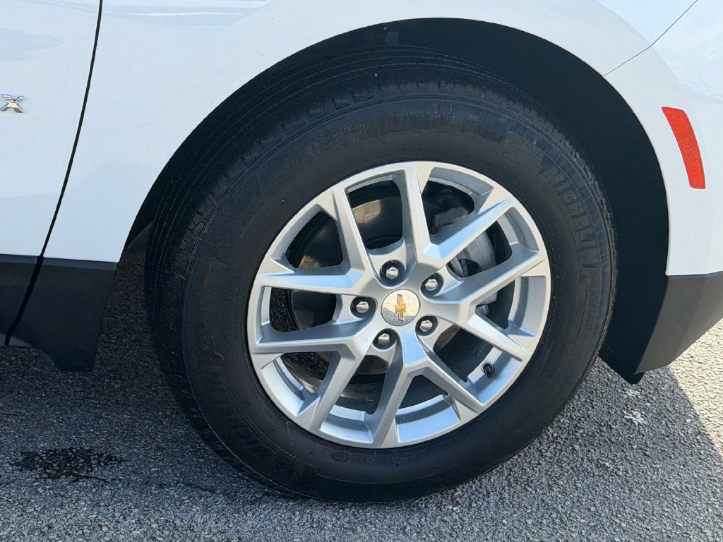 Used 2024 Chevrolet Equinox LS w/ LS Convenience Package FWD image 9