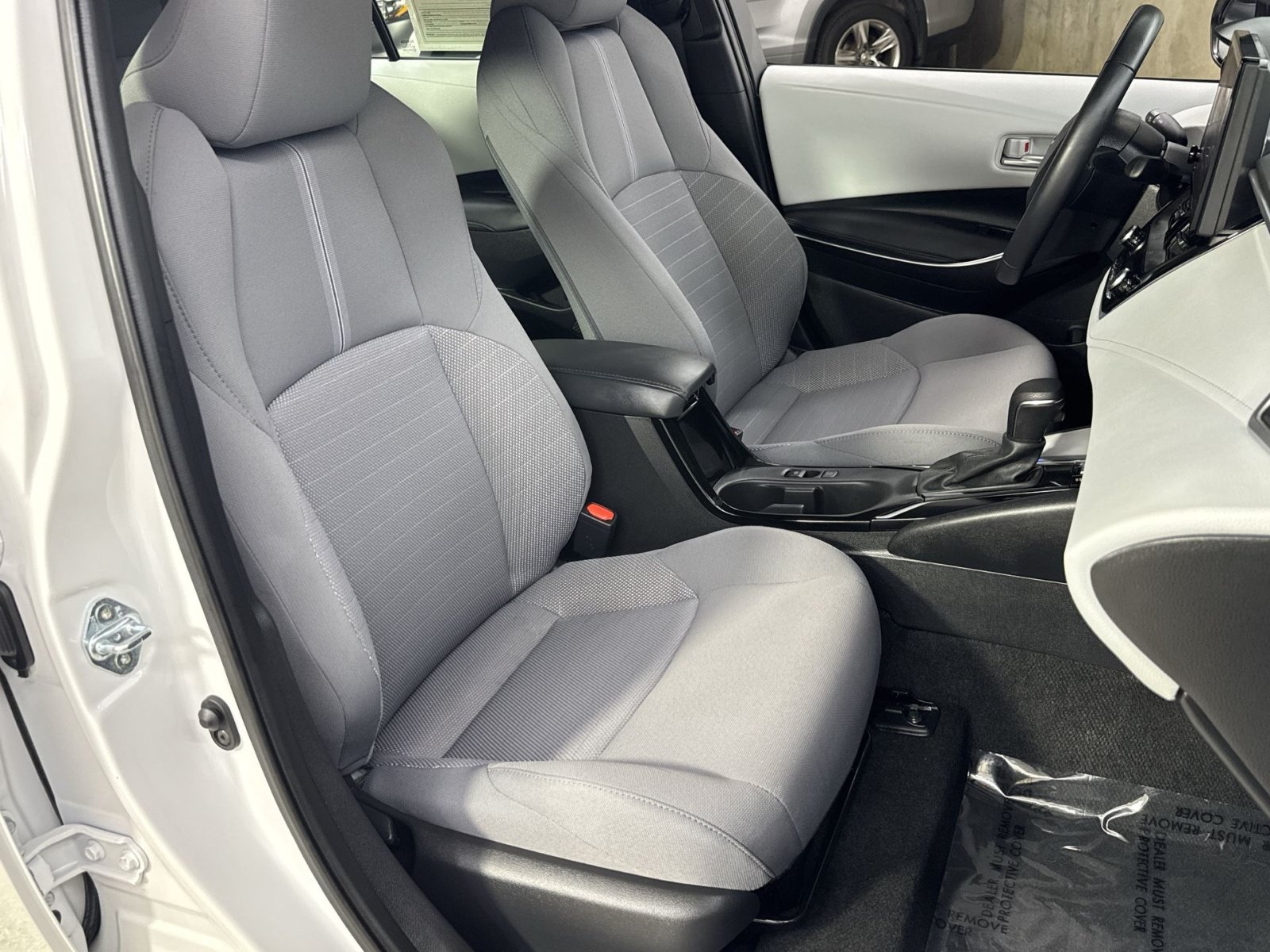 Used 2024 Toyota Corolla SE w/ SE Convenience Package FWD image 39