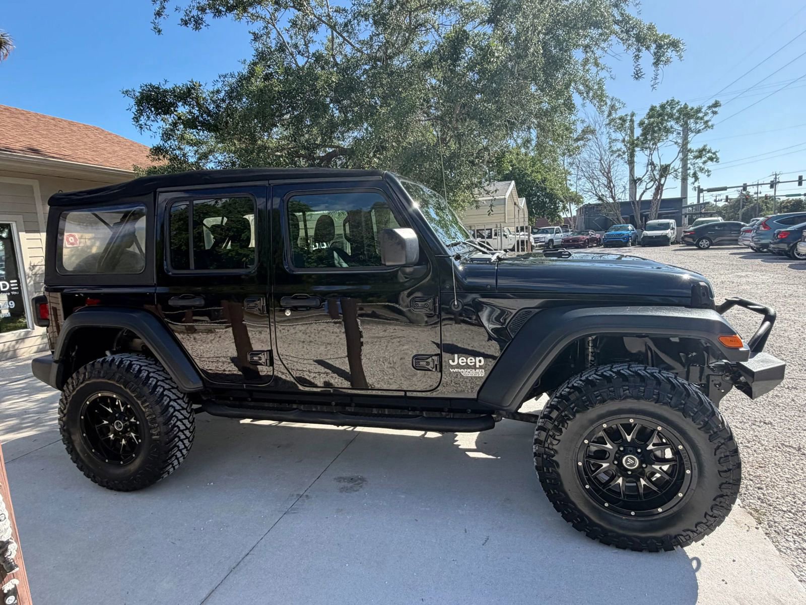 Used 2018 Jeep Wrangler Unlimited Sport image 3