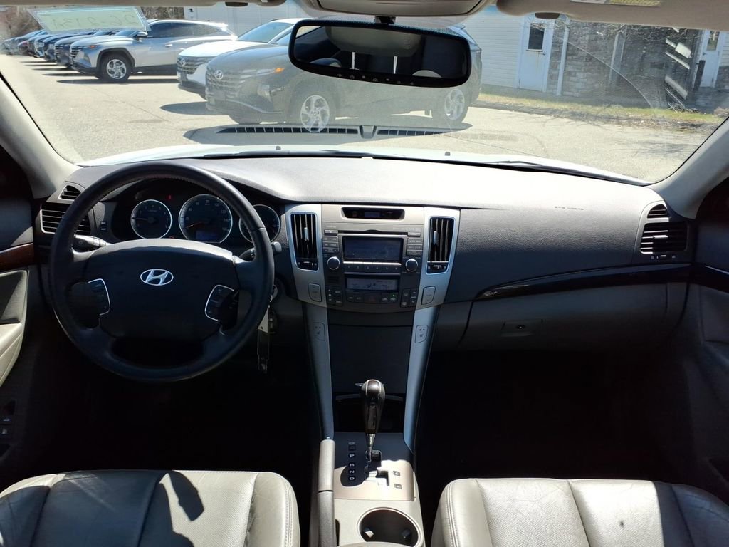 Used 2009 Hyundai Sonata Limited FWD image 15