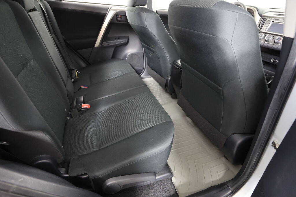 Used 2015 Toyota RAV4 LE AWD/4WD image 23