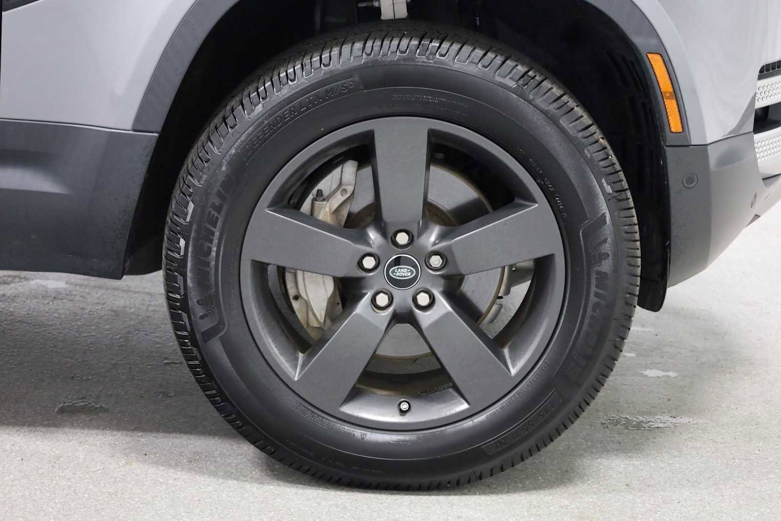 Used 2020 Land Rover Defender 110 SE image 12