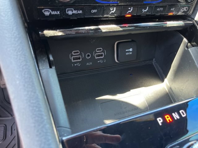 Used 2023 Jeep Grand Cherokee L Laredo AWD/4WD image 26
