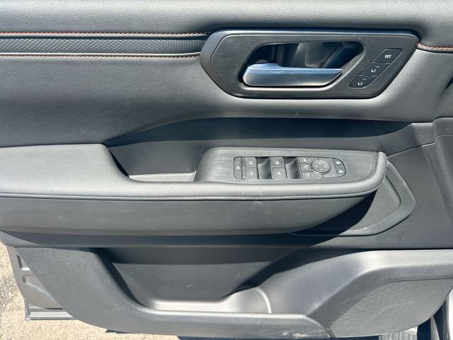 Used 2025 Nissan Armada PRO-4X AWD/4WD image 15