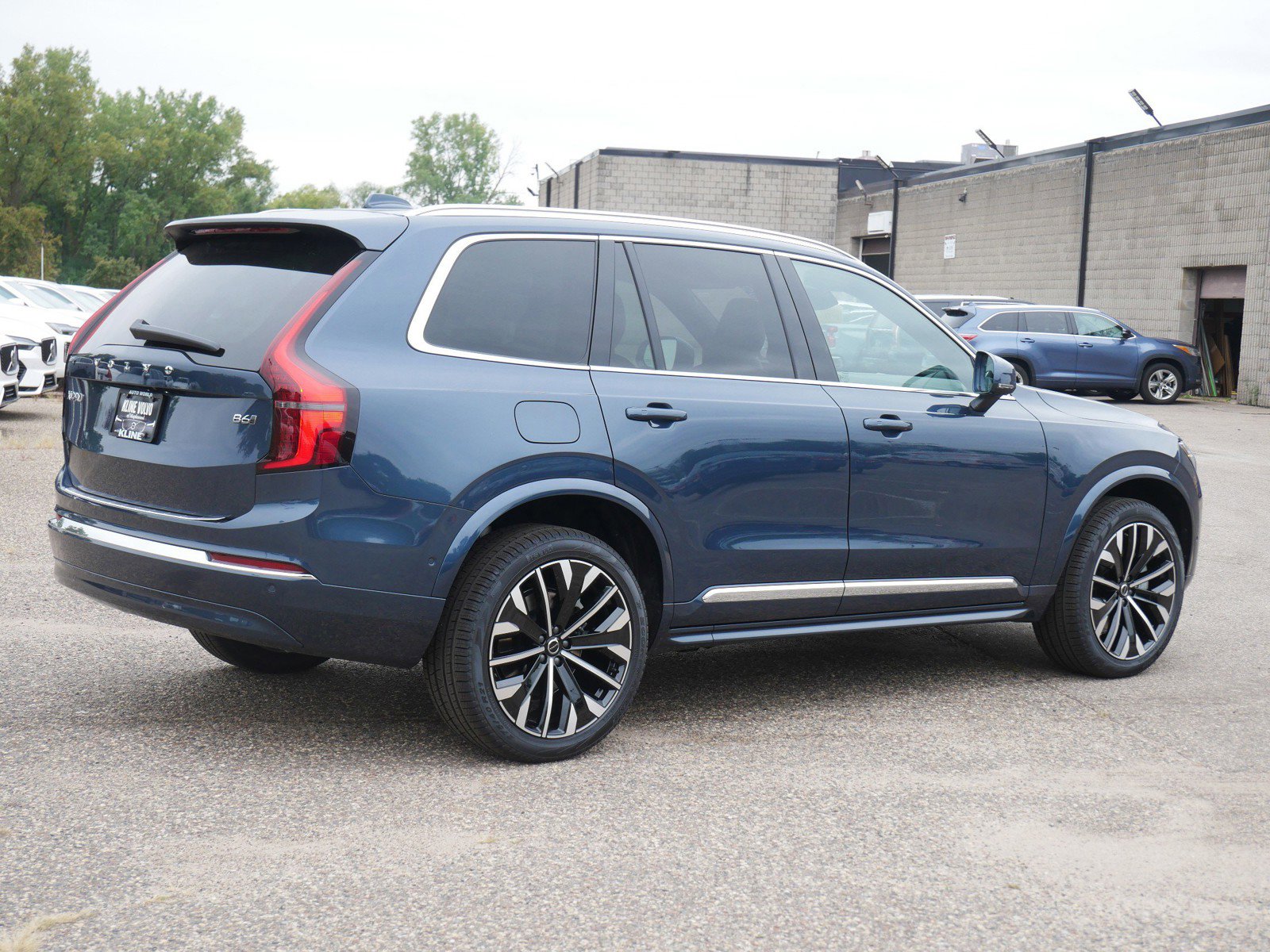 New 2026 Volvo XC90 B6 Plus w/ Protection Package Premier image 3