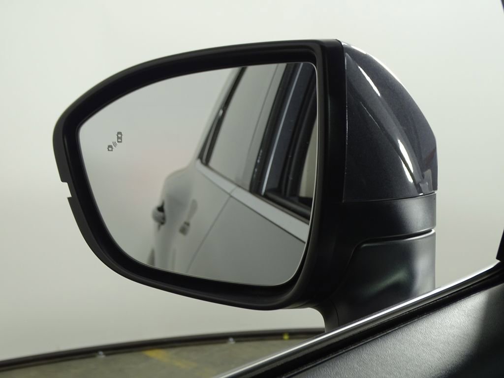 Used 2024 Nissan Pathfinder SV image 38