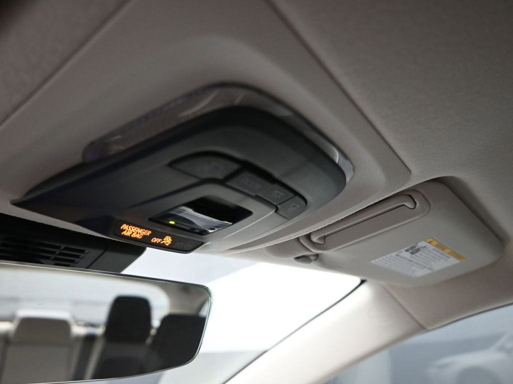 Used 2025 Toyota Corolla LE image 10