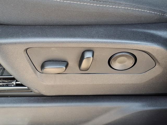 Used 2025 Chevrolet Silverado 1500 LT image 25