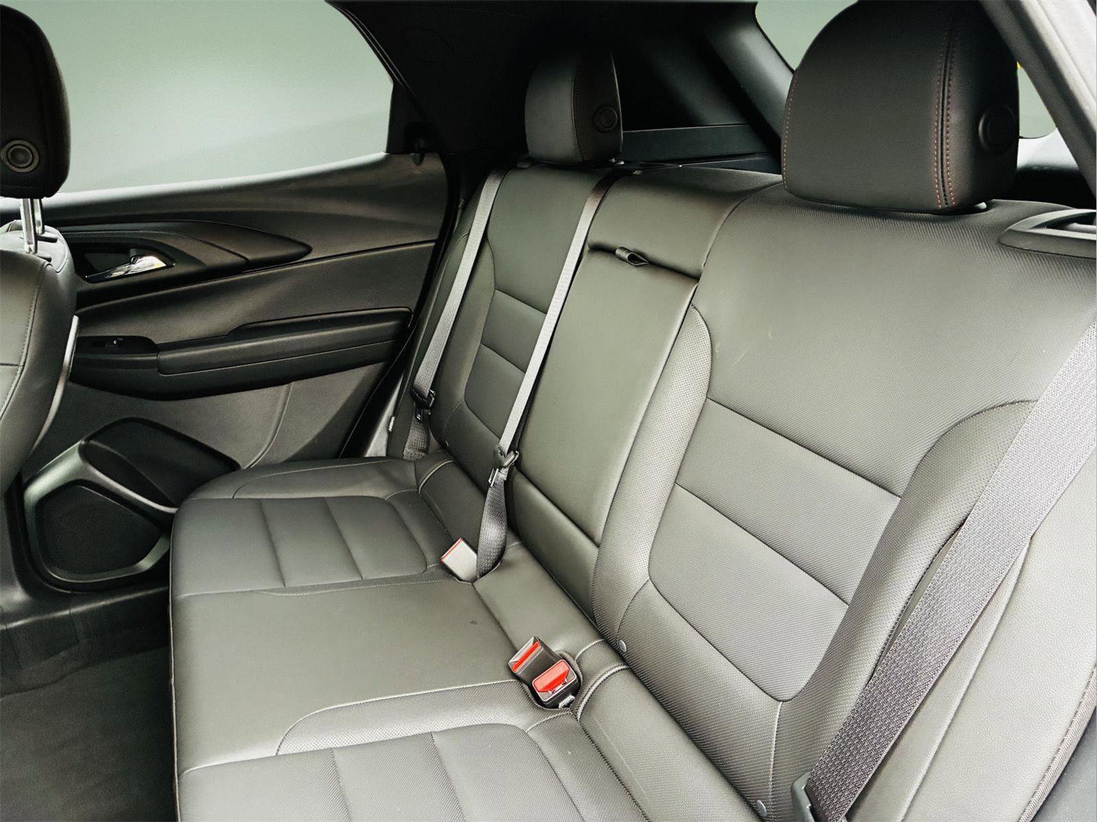 Used 2024 Chevrolet TrailBlazer RS w/ Convenience Package image 38