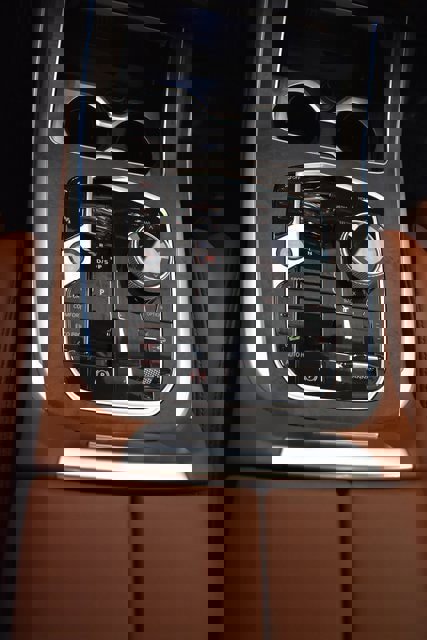 Used 2024 BMW X7 M60i w/ Executive Package image 32