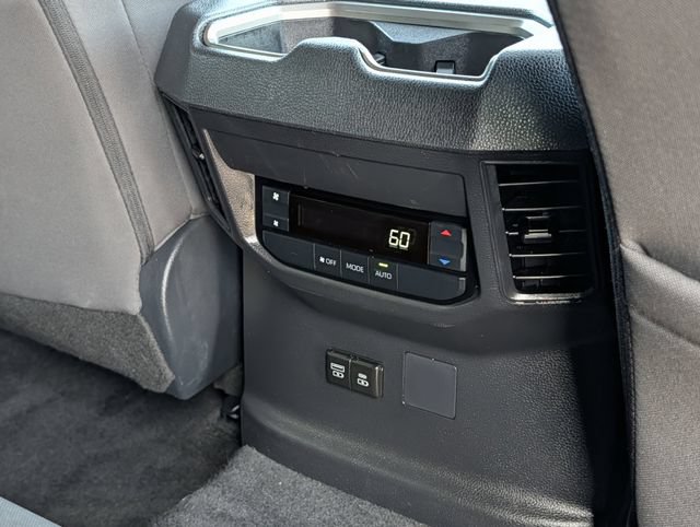 Used 2025 Toyota Sequoia SR5 AWD/4WD image 33