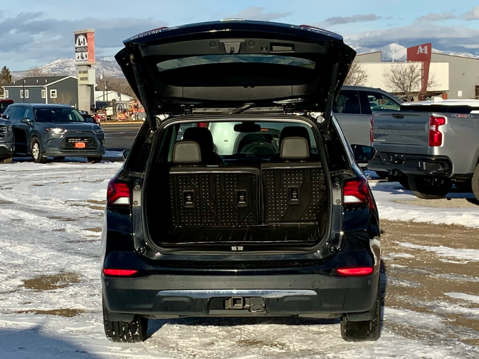 Used 2022 Chevrolet Equinox Premier image 16