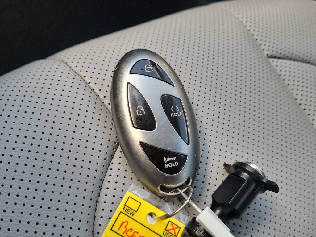 Used 2024 Hyundai Elantra Limited FWD image 30