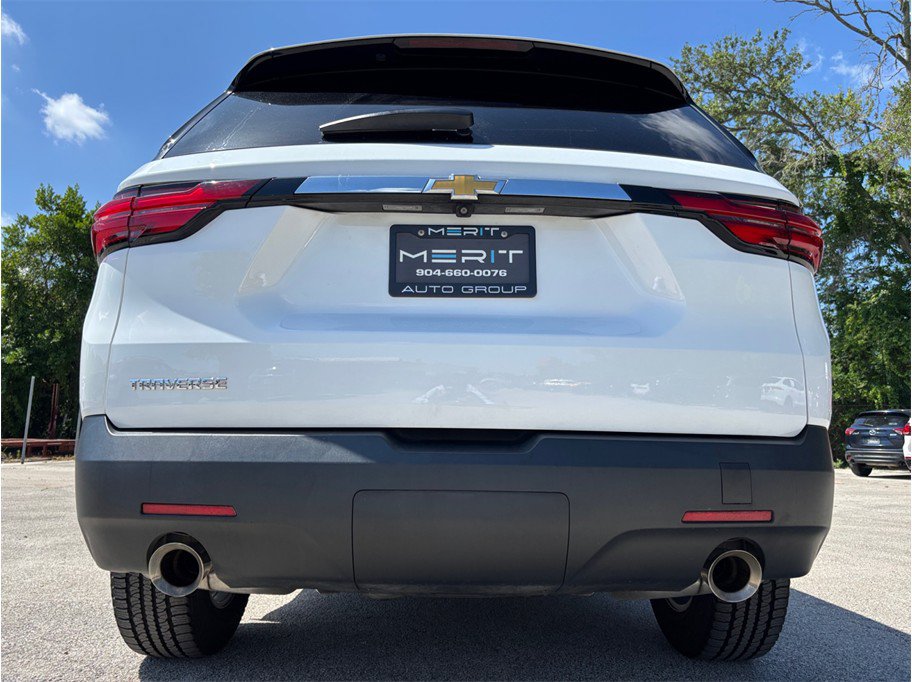 Used 2023 Chevrolet Traverse LS FWD image 15
