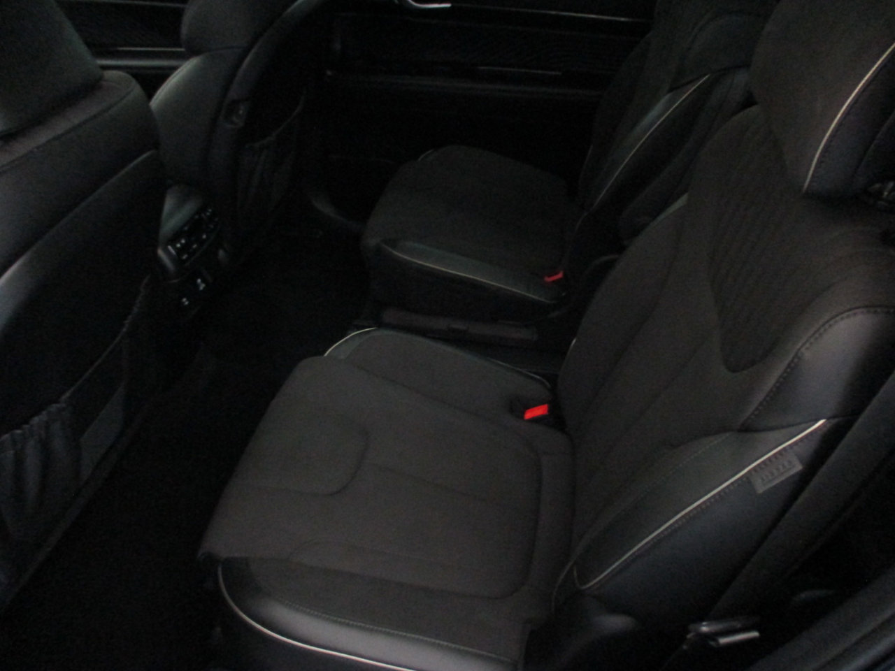 Used 2024 Hyundai Palisade Calligraphy image 11