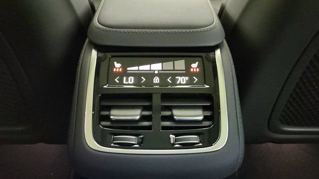 New 2026 Volvo XC90 B5 Plus w/ Protection Package Premier AWD/4WD image 31