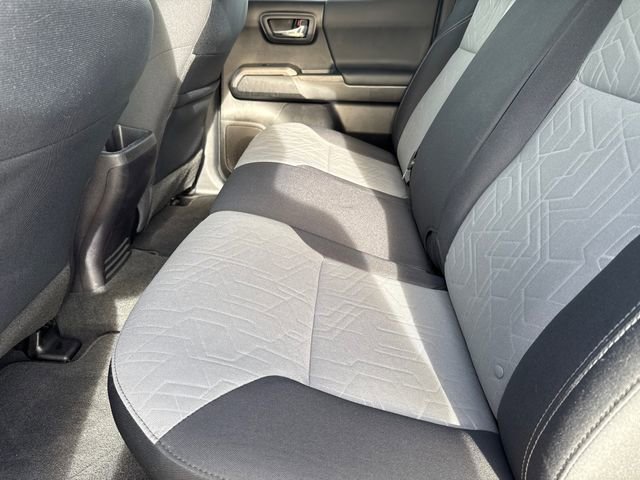 Used 2022 Toyota Tacoma TRD Sport w/ Technology Package image 16