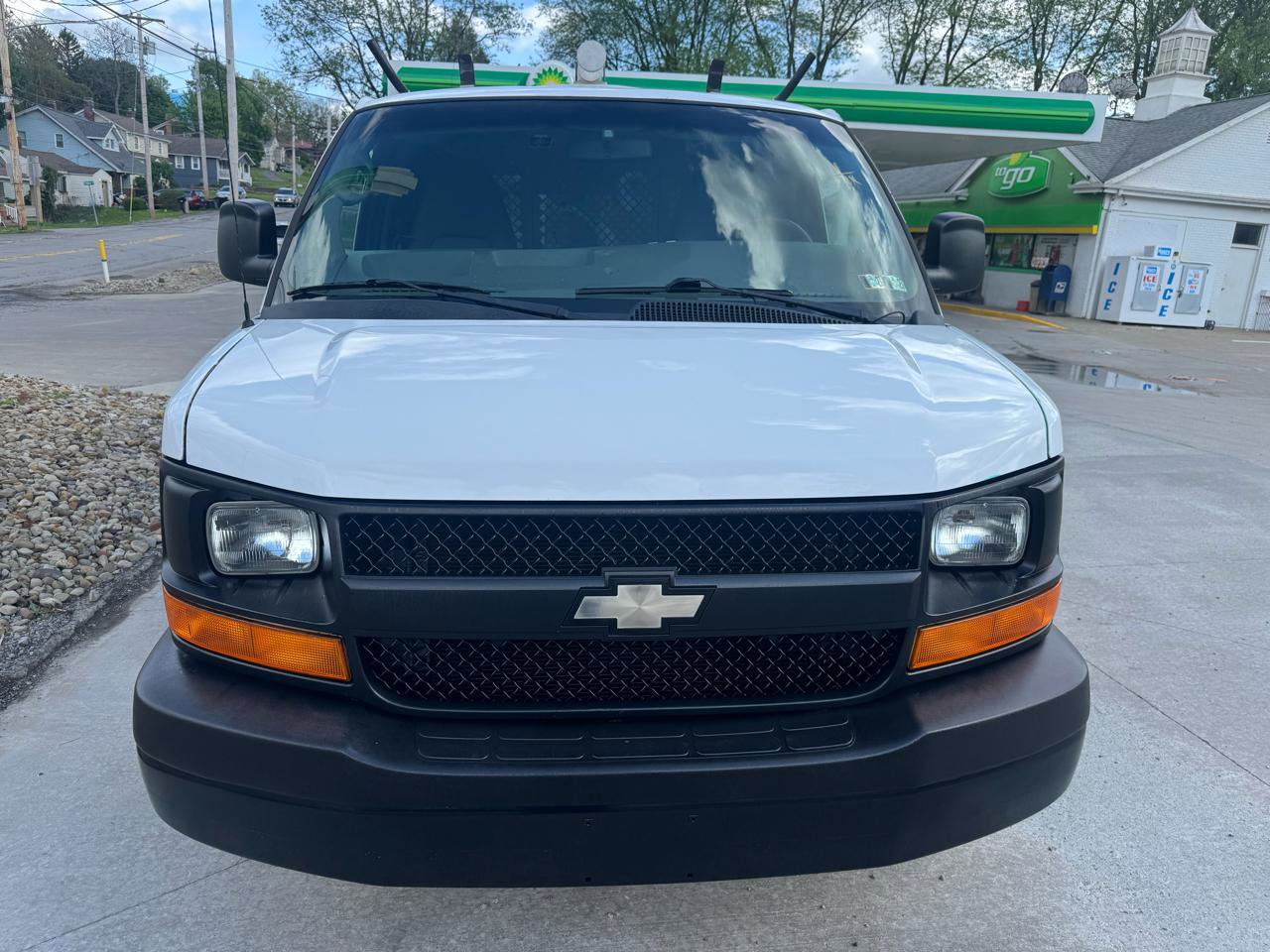 Used 2011 Chevrolet Express 1500 RWD image 9