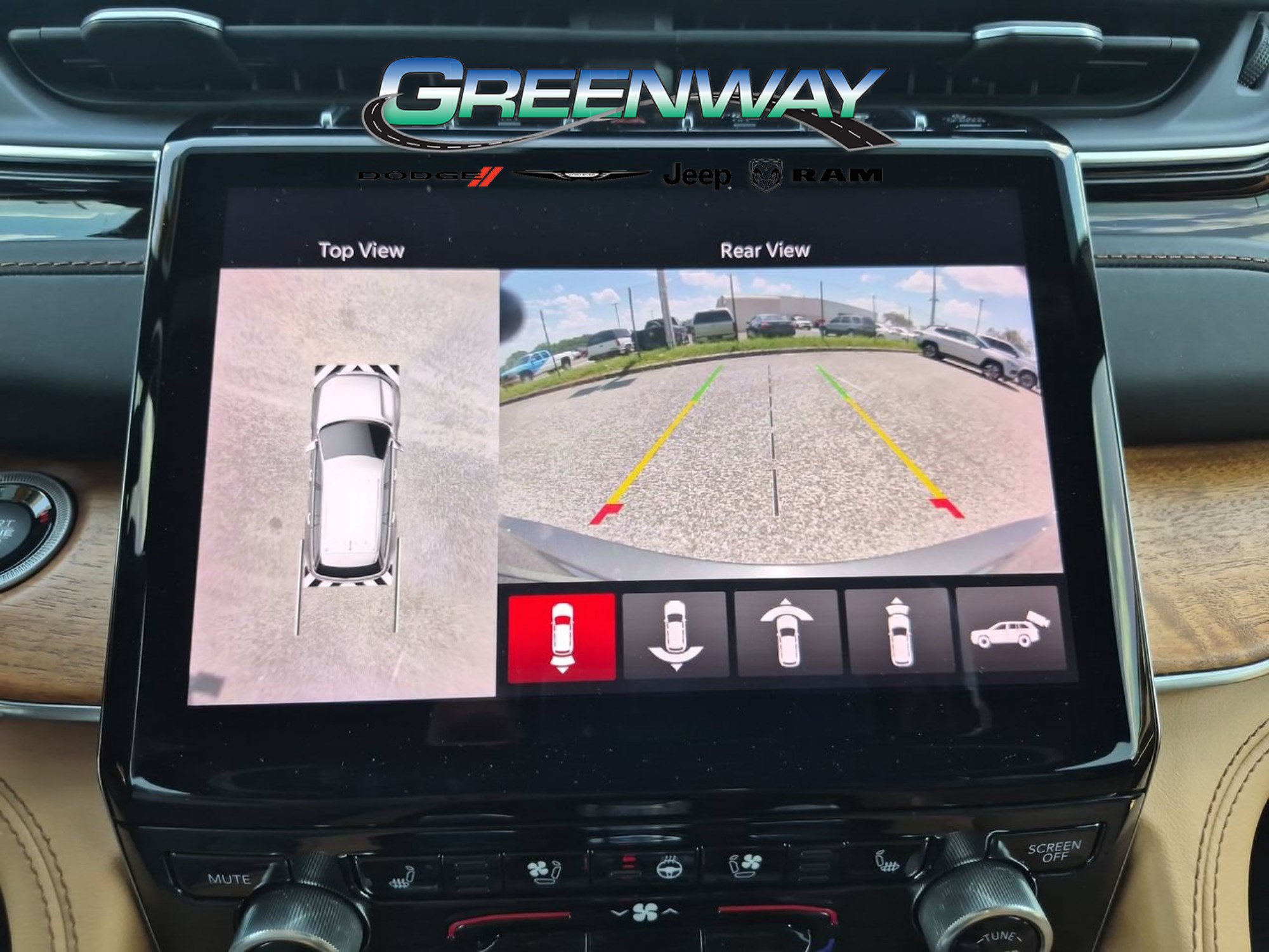 Used 2022 Jeep Grand Cherokee L Summit AWD/4WD image 18