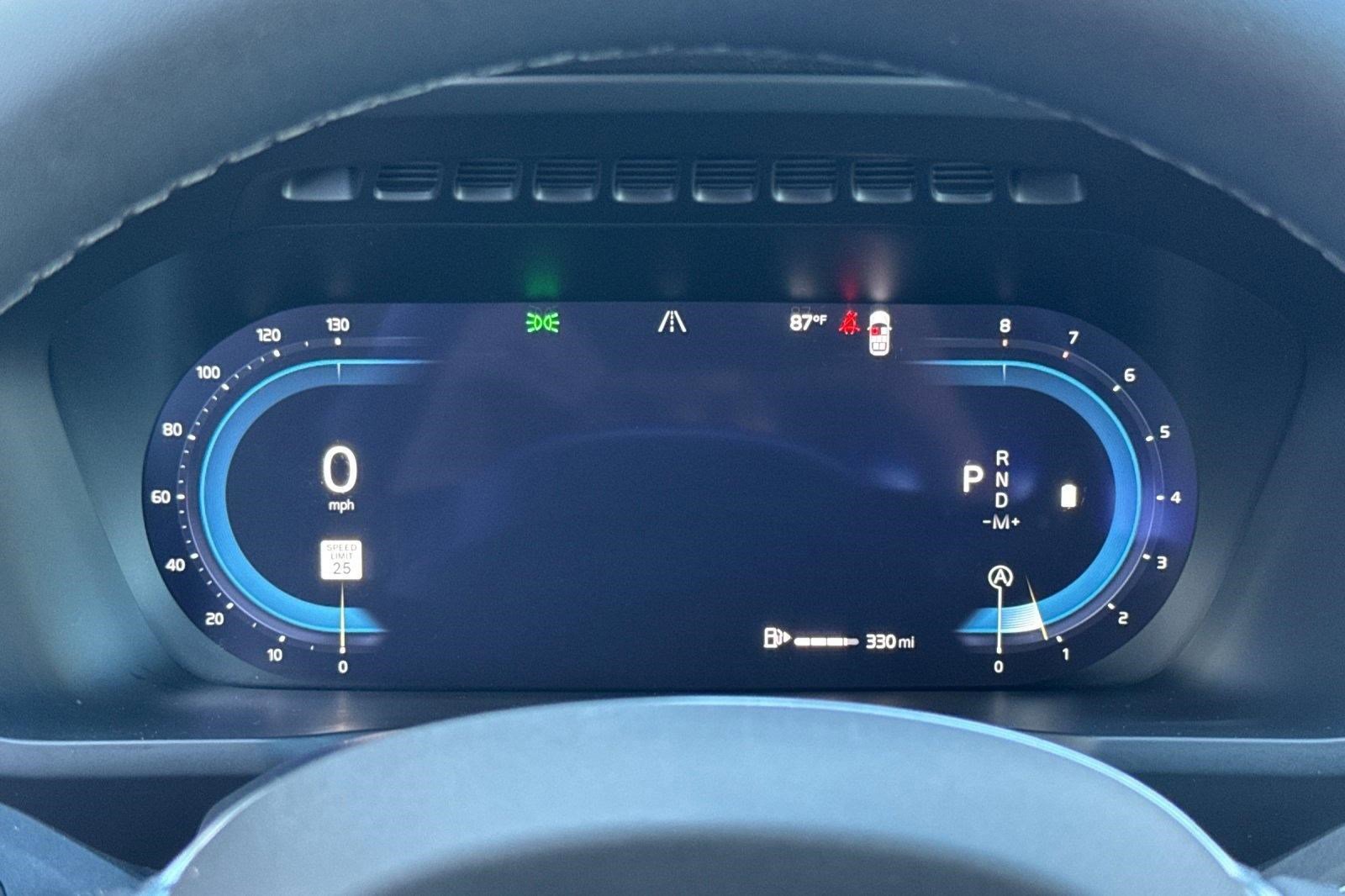 Used 2025 Volvo XC90 B6 Ultra w/ Protection Package Premier image 19