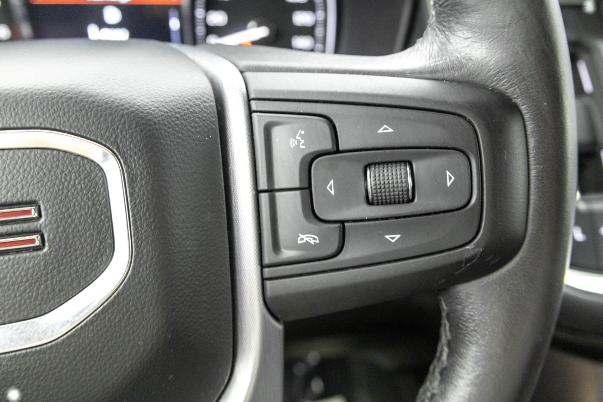 Used 2021 GMC Yukon XL SLT image 22