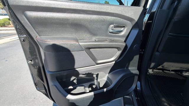 Used 2023 Nissan Titan PRO-4X w/ Pro-4x Convenience Package image 15