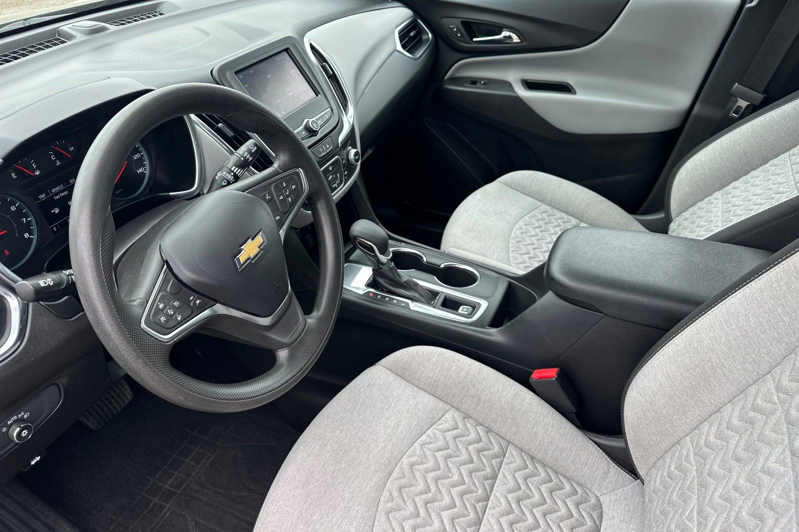 Used 2024 Chevrolet Equinox LS w/ LPO, Floor Liner Package FWD image 9