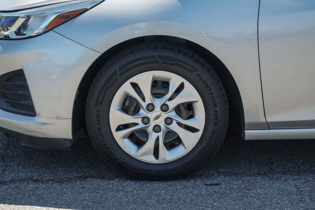 Used 2019 Chevrolet Cruze LS FWD image 10
