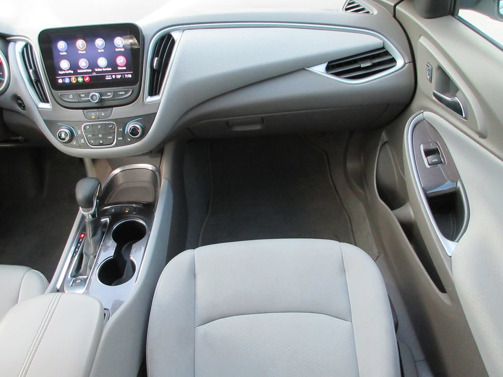 Used 2025 Chevrolet Malibu LT FWD image 16