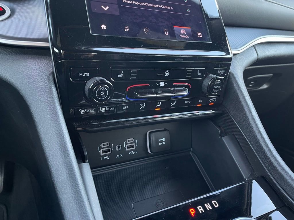 Used 2025 Jeep Grand Cherokee Altitude image 20