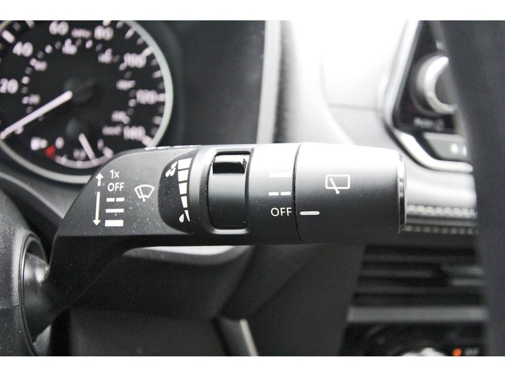 Used 2024 Nissan Rogue S image 12